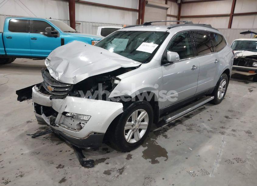 Photo 2 of 2013 Chevrolet Traverse 2LT (VIN 1GNKRJKD7DJ236222)