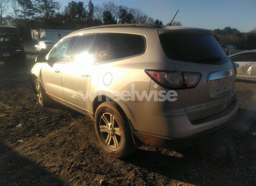 Photo 3 of 2013 Chevrolet Traverse 2LT (VIN 1GNKRJKD8DJ136517)