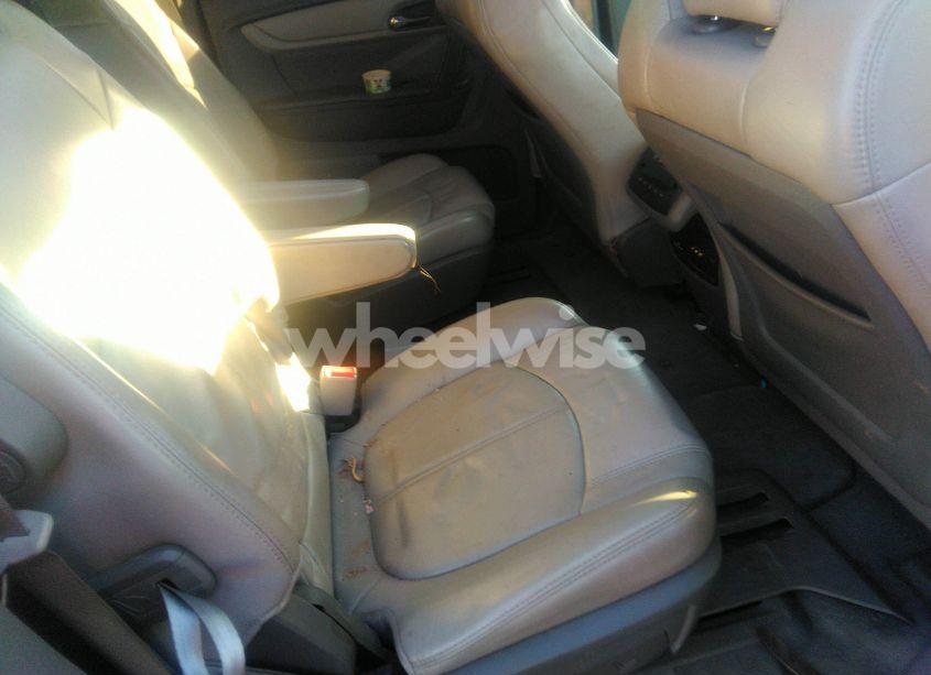 Photo 8 of 2013 Chevrolet Traverse 2LT (VIN 1GNKRJKD8DJ136517)