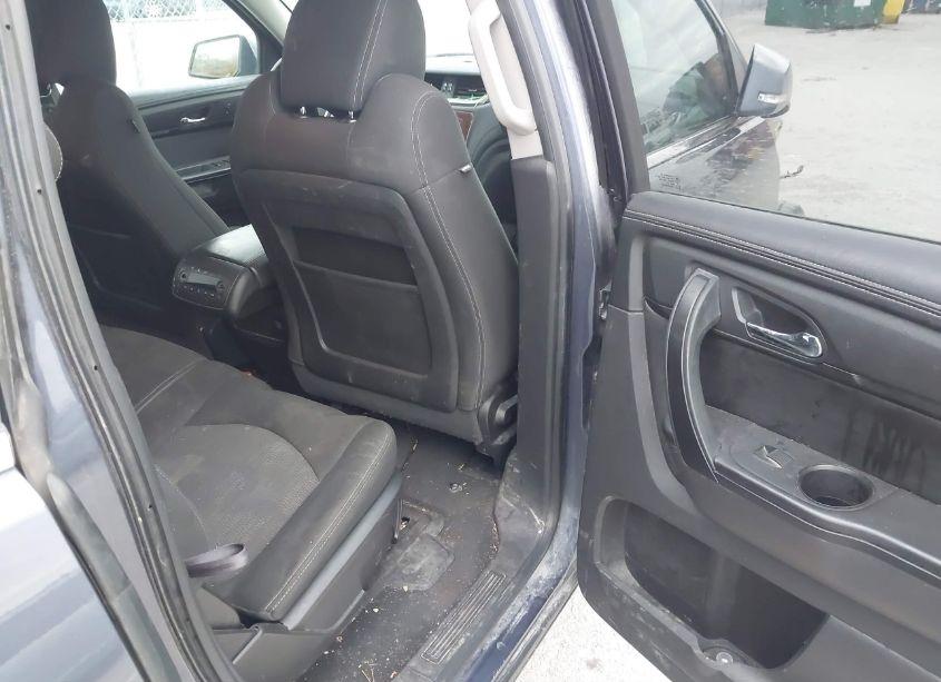 Photo 8 of 2013 Chevrolet Traverse 2LT (VIN 1GNKRJKD8DJ201544)