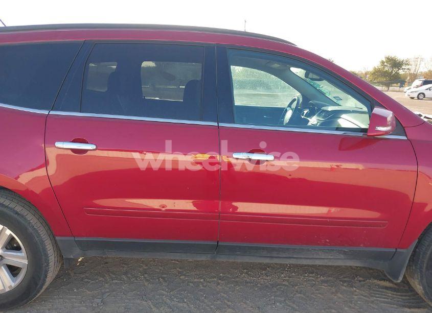 Photo 13 of 2013 Chevrolet Traverse 2LT (VIN 1GNKRJKD8DJ243504)