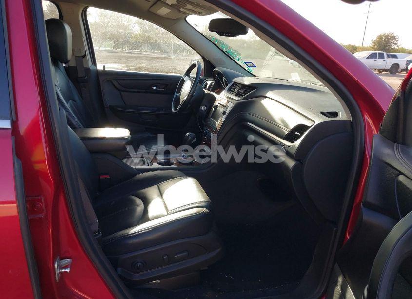 Photo 5 of 2013 Chevrolet Traverse 2LT (VIN 1GNKRJKD8DJ243504)