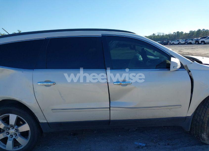Photo 12 of 2015 Chevrolet Traverse LTZ (VIN 1GNKRJKD8FJ102600)