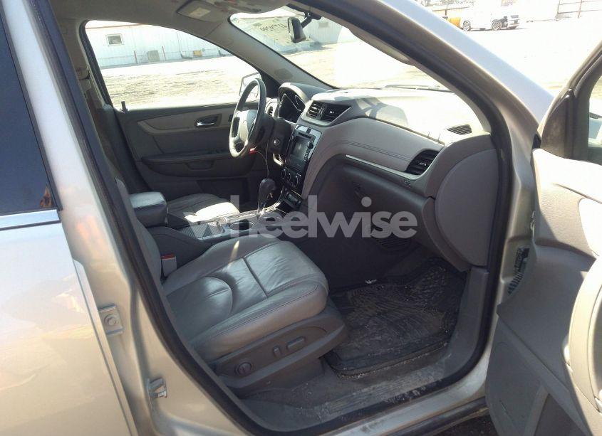 Photo 5 of 2013 Chevrolet Traverse 2LT (VIN 1GNKRJKD9DJ240580)