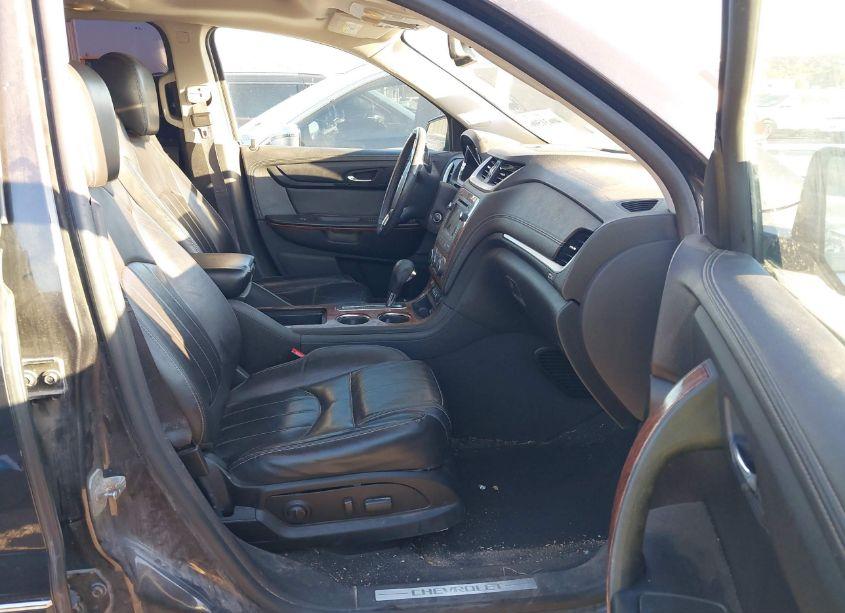 Photo 5 of 2014 Chevrolet Traverse LTZ (VIN 1GNKRJKD9EJ332077)