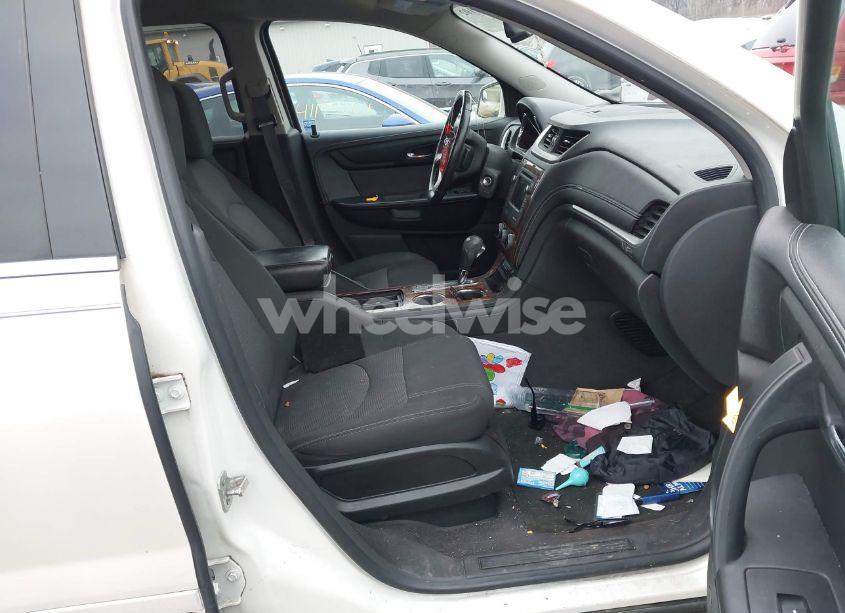 Photo 5 of 2013 Chevrolet Traverse 2LT (VIN 1GNKRJKDXDJ113854)