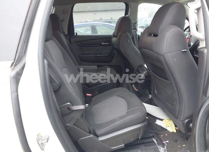 Photo 8 of 2013 Chevrolet Traverse 2LT (VIN 1GNKRJKDXDJ113854)