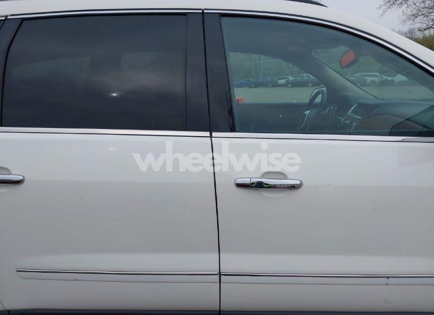 Photo 13 of 2015 Chevrolet Traverse LTZ (VIN 1GNKRJKDXFJ163351)