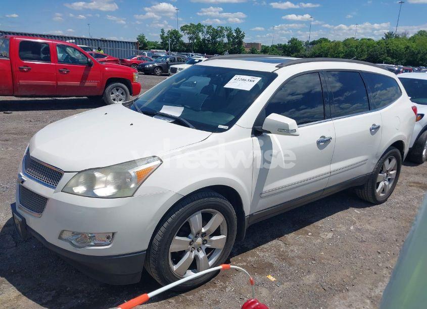 Photo 2 of 2011 Chevrolet Traverse LTZ (VIN 1GNKRLED0BJ179902)