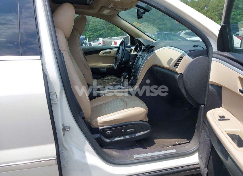 Photo 5 of 2011 Chevrolet Traverse LTZ (VIN 1GNKRLED1BJ224832)