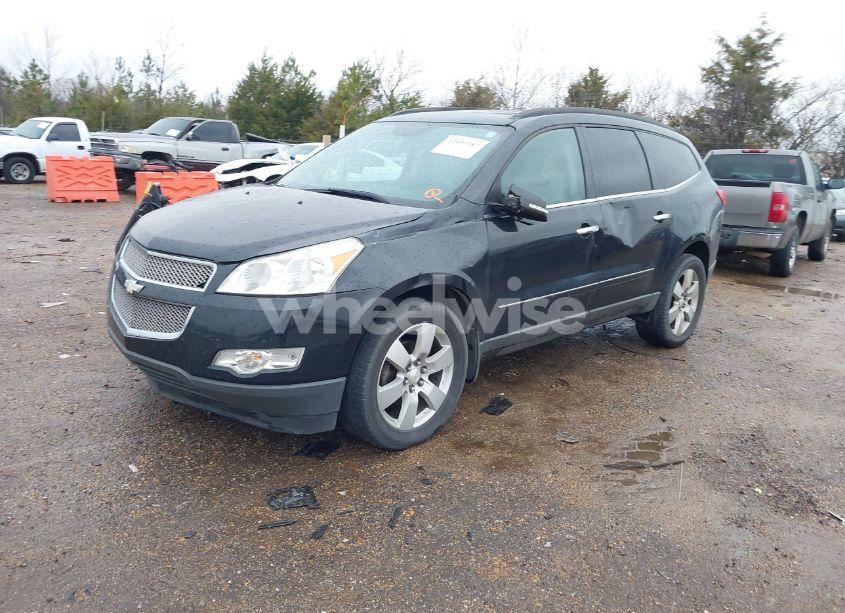 Photo 2 of 2011 Chevrolet Traverse LTZ (VIN 1GNKRLED1BJ342217)