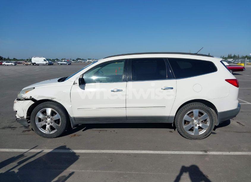 Photo 14 of 2011 Chevrolet Traverse LTZ (VIN 1GNKRLED1BJ344646)
