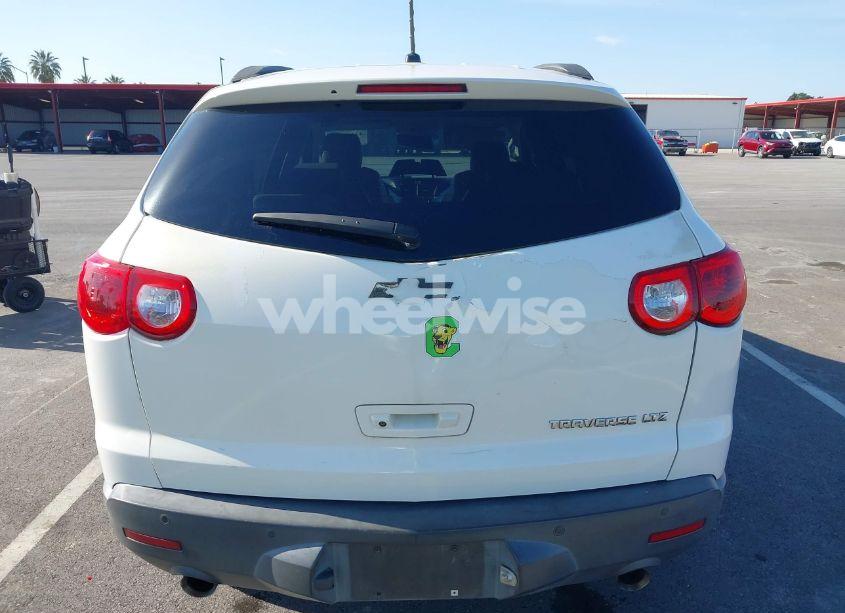 Photo 16 of 2011 Chevrolet Traverse LTZ (VIN 1GNKRLED1BJ344646)