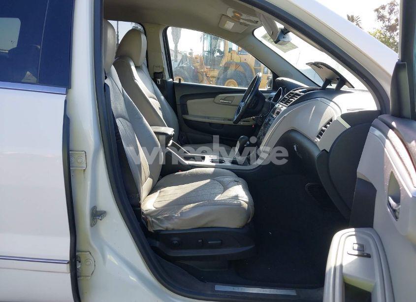 Photo 5 of 2011 Chevrolet Traverse LTZ (VIN 1GNKRLED1BJ344646)