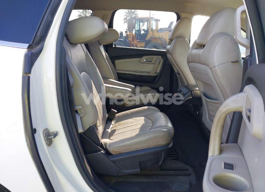 Photo 8 of 2011 Chevrolet Traverse LTZ (VIN 1GNKRLED1BJ344646)