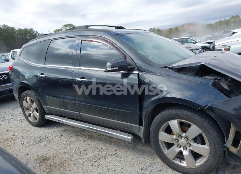 Photo 13 of 2011 Chevrolet Traverse LTZ (VIN 1GNKRLED1BJ382393)