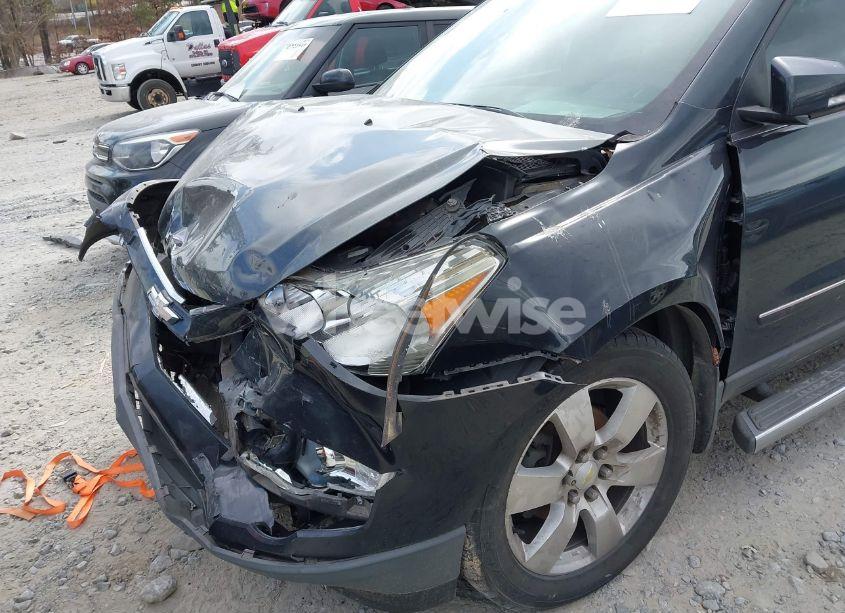 Photo 6 of 2011 Chevrolet Traverse LTZ (VIN 1GNKRLED1BJ382393)