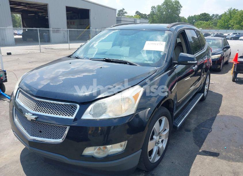 Photo 2 of 2012 Chevrolet Traverse LTZ (VIN 1GNKRLED1CJ250283)