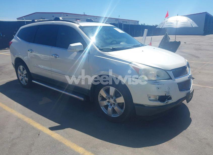 2011 Chevrolet Traverse LTZ (VIN 1GNKRLED2BJ136520) main photo