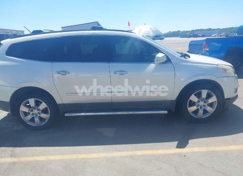 Photo 13 of 2011 Chevrolet Traverse LTZ (VIN 1GNKRLED2BJ136520)