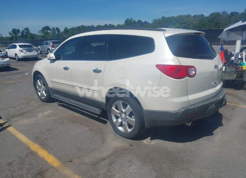 Photo 3 of 2011 Chevrolet Traverse LTZ (VIN 1GNKRLED2BJ136520)