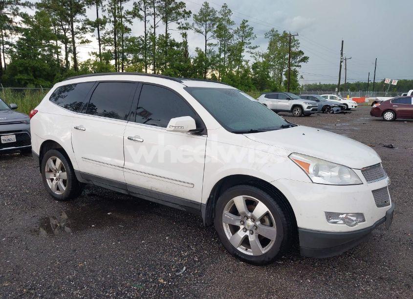 2011 Chevrolet Traverse LTZ (VIN 1GNKRLED4BJ196105) main photo