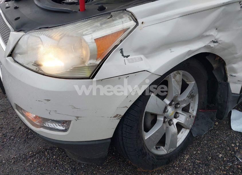 Photo 12 of 2011 Chevrolet Traverse LTZ (VIN 1GNKRLED4BJ196105)