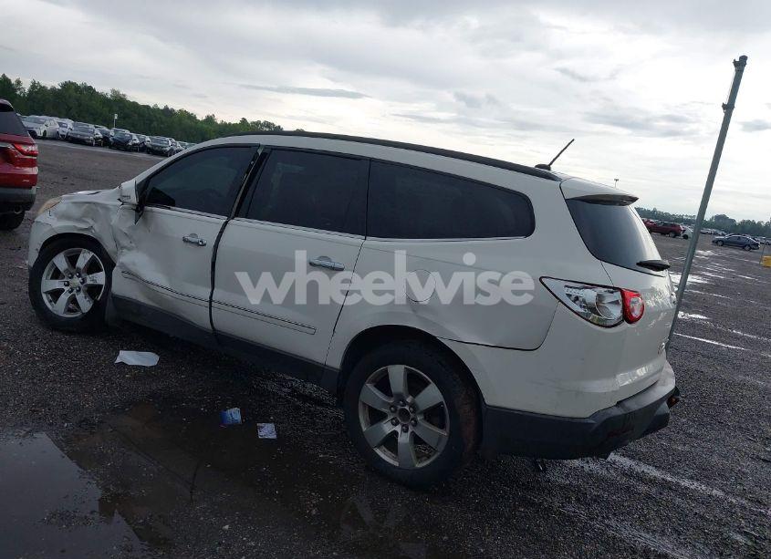 Photo 3 of 2011 Chevrolet Traverse LTZ (VIN 1GNKRLED4BJ196105)