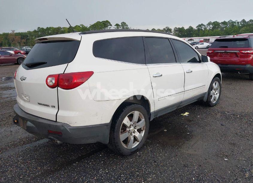 Photo 4 of 2011 Chevrolet Traverse LTZ (VIN 1GNKRLED4BJ196105)