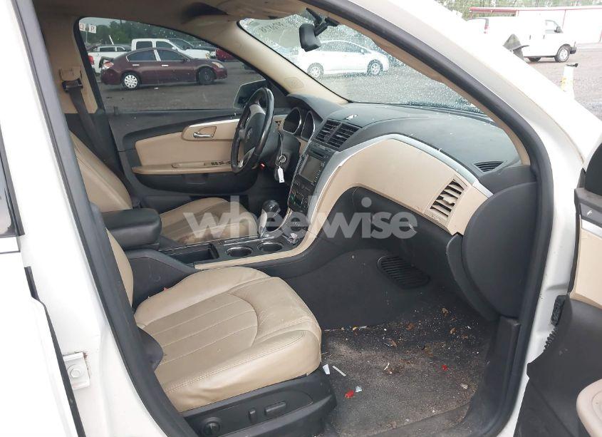 Photo 5 of 2011 Chevrolet Traverse LTZ (VIN 1GNKRLED4BJ196105)