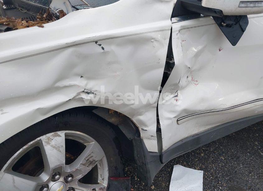 Photo 6 of 2011 Chevrolet Traverse LTZ (VIN 1GNKRLED4BJ196105)