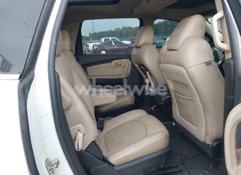 Photo 8 of 2011 Chevrolet Traverse LTZ (VIN 1GNKRLED4BJ196105)