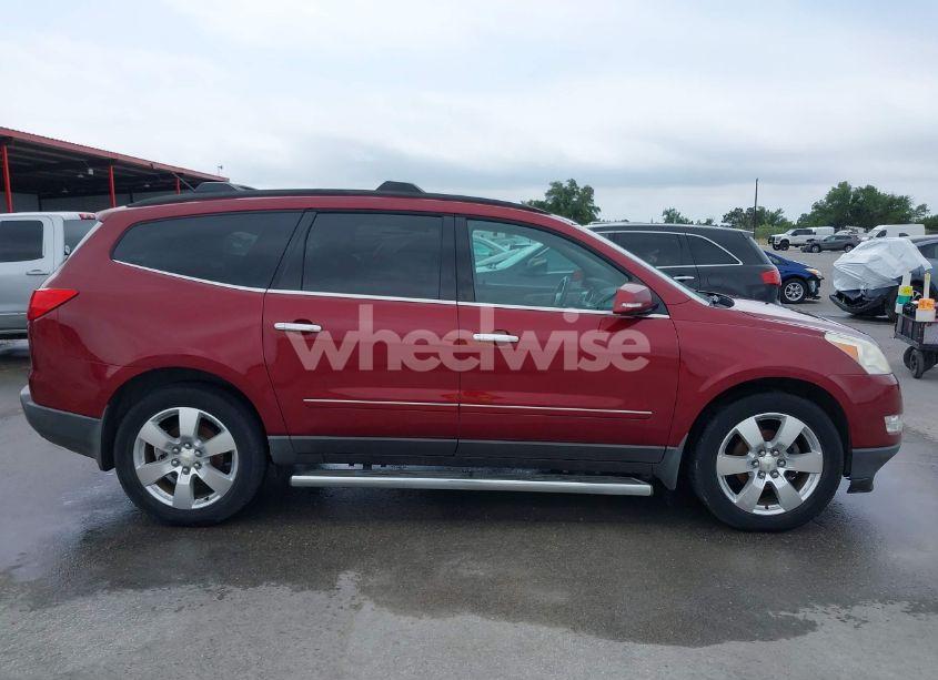 Photo 13 of 2011 Chevrolet Traverse LTZ (VIN 1GNKRLED6BJ142238)