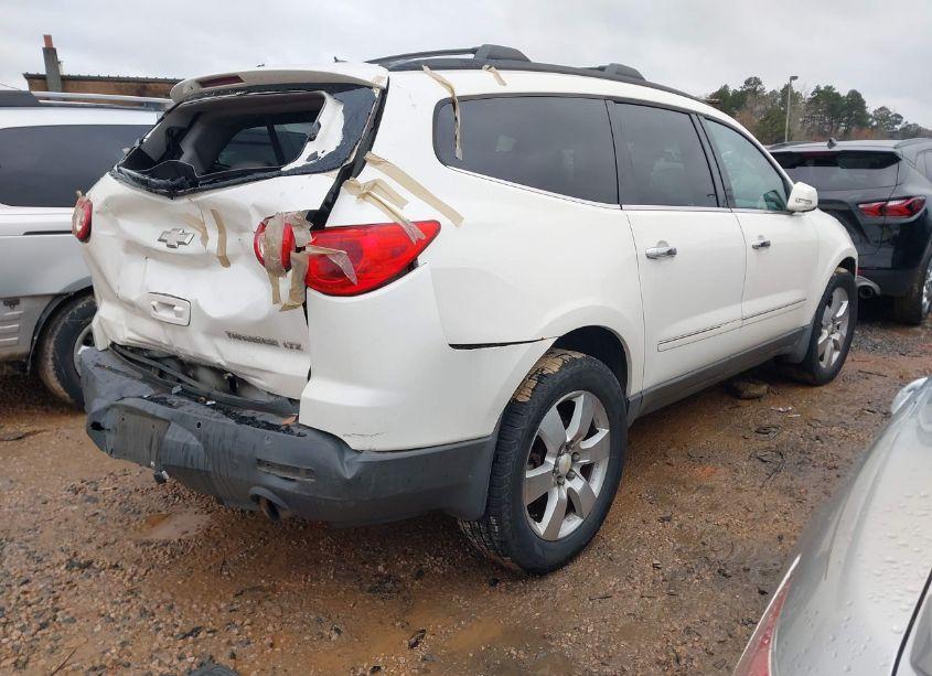 Photo 4 of 2011 Chevrolet Traverse LTZ (VIN 1GNKRLED6BJ334775)
