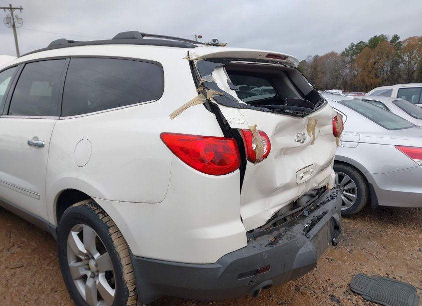 Photo 6 of 2011 Chevrolet Traverse LTZ (VIN 1GNKRLED6BJ334775)
