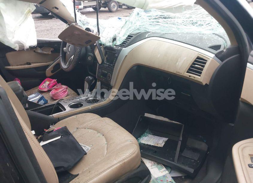 Photo 5 of 2011 Chevrolet Traverse LTZ (VIN 1GNKRLED6BJ347820)