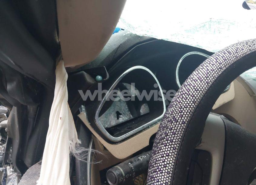 Photo 7 of 2011 Chevrolet Traverse LTZ (VIN 1GNKRLED6BJ347820)