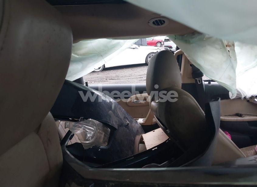 Photo 8 of 2011 Chevrolet Traverse LTZ (VIN 1GNKRLED6BJ347820)