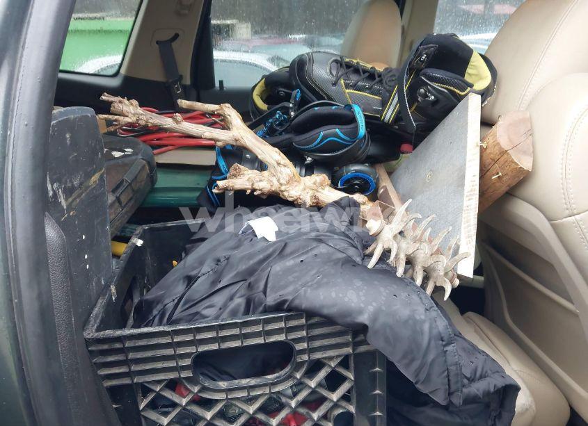 Photo 8 of 2011 Chevrolet Traverse LTZ (VIN 1GNKRLED7BJ340598)