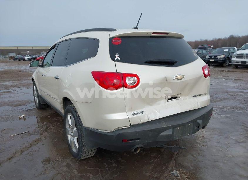 Photo 3 of 2012 Chevrolet Traverse LTZ (VIN 1GNKRLED8CJ373899)