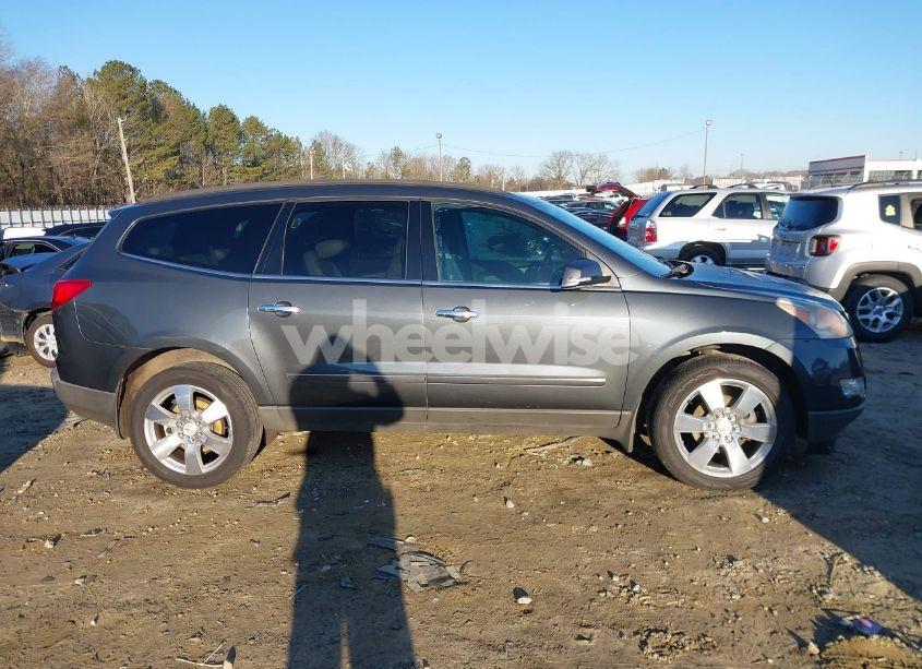 Photo 14 of 2011 Chevrolet Traverse LTZ (VIN 1GNKRLEDXBJ340594)