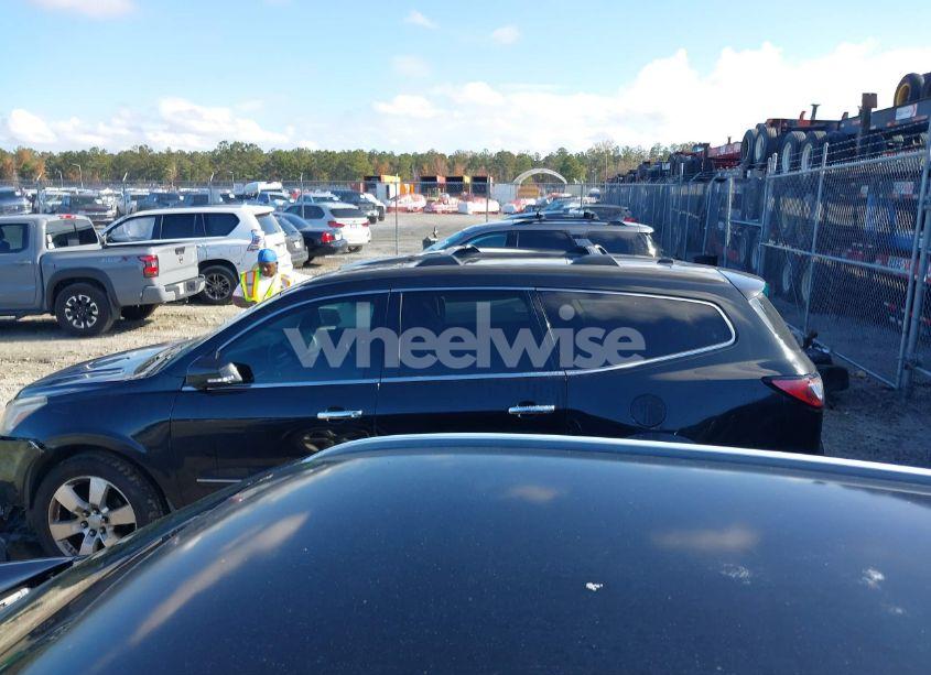 Photo 14 of 2013 Chevrolet Traverse LTZ (VIN 1GNKRLKD3DJ140695)