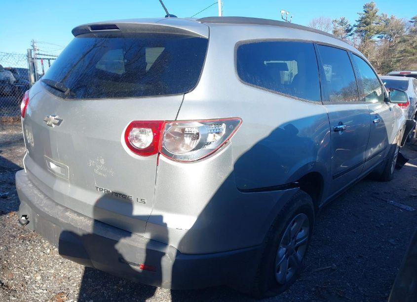 Photo 4 of 2011 Chevrolet Traverse LS (VIN 1GNKVEED0BJ101448)