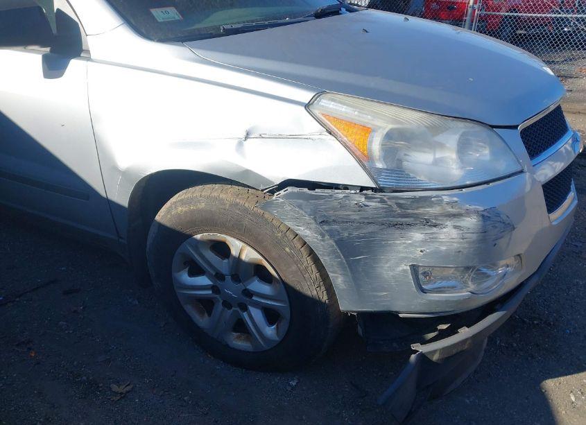 Photo 6 of 2011 Chevrolet Traverse LS (VIN 1GNKVEED0BJ101448)
