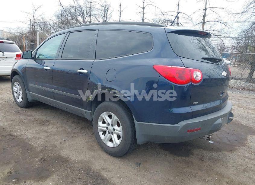 Photo 3 of 2011 Chevrolet Traverse LS (VIN 1GNKVEED4BJ325578)