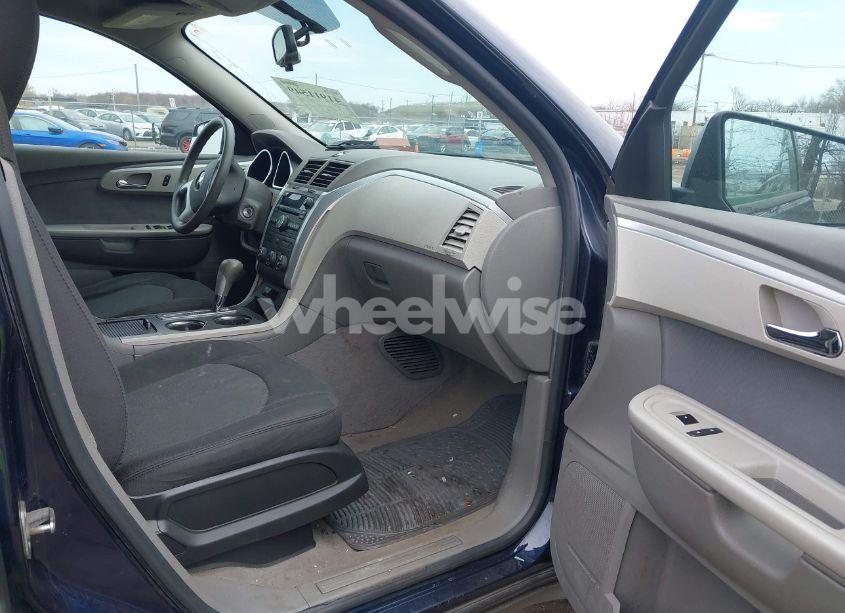 Photo 5 of 2011 Chevrolet Traverse LS (VIN 1GNKVEED4BJ325578)