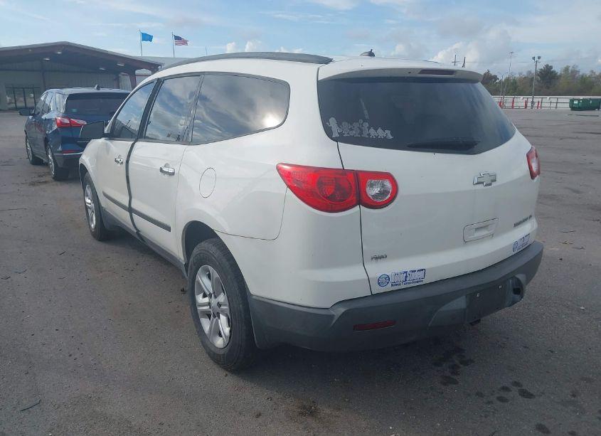 Photo 3 of 2011 Chevrolet Traverse LS (VIN 1GNKVEED5BJ281218)