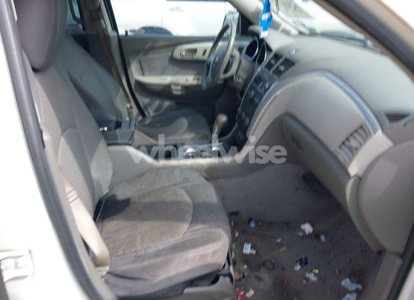 Photo 5 of 2011 Chevrolet Traverse LS (VIN 1GNKVEED9BJ280296)