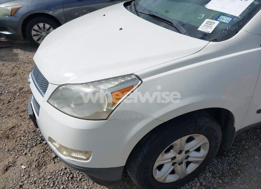 Photo 6 of 2011 Chevrolet Traverse LS (VIN 1GNKVEED9BJ280296)