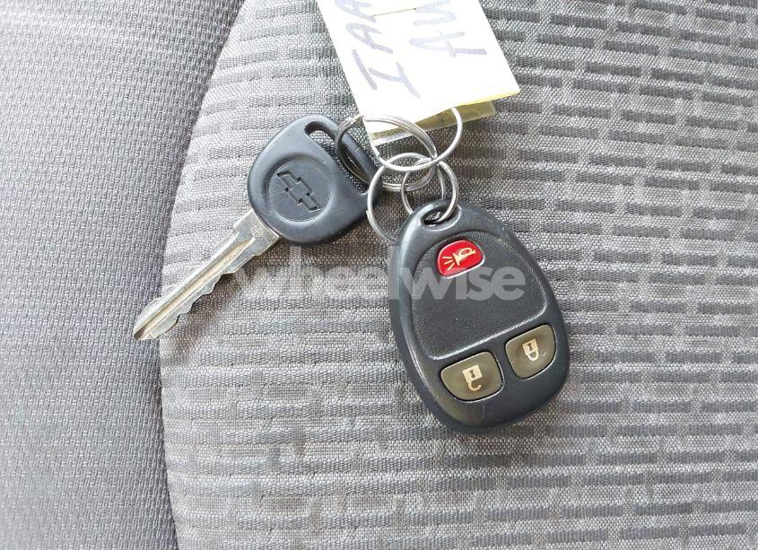 Photo 11 of 2011 Chevrolet Traverse LS (VIN 1GNKVEEDXBJ230345)